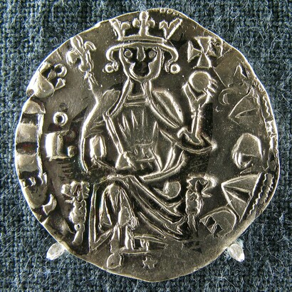 Moneta medievale, Regno crociato di Cipro, Hugo IV, grosso in argento, con sovrano seduto con scettro e globo in mano, 1295-1359 ca, Museo Numismatico di Atene, Grecia