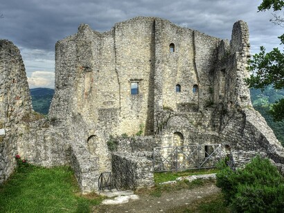 Ciò che resta del castello di Canossa, Canossa, Italia