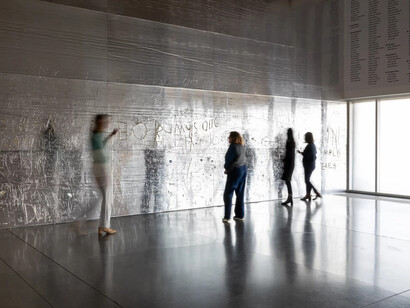 Rudolf Stingel, Fresh paint, exhibition view. Courtesy of Parrish Art Museum