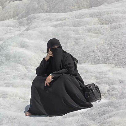 Donna musulmana a Pamukkale, Turchia