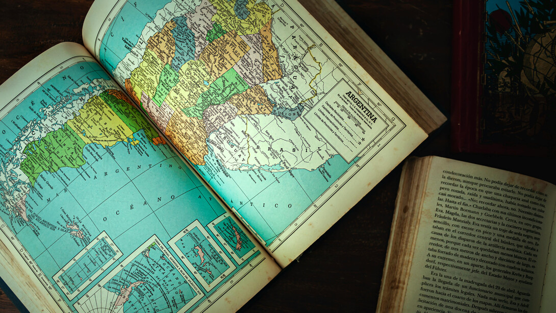 Argentina vuelve a situarse en una encrucijada histórica, debatiéndose entre la promesa de modernización y el riesgo de repetir antiguos pactos de dependencia