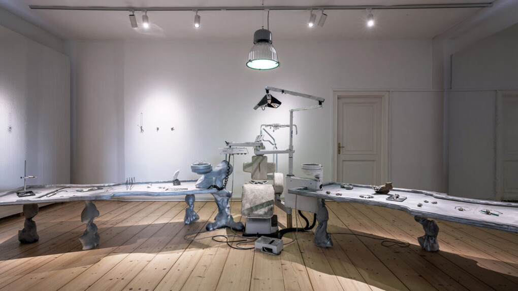 Various artists, Neanderthal beauty clinic, exhibition view. Courtesy of Estonian Museum of Applied Art and Design