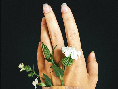 Muitas vezes o que o outro quer mesmo é marcar território, se vingar de sua dor jogando para fora sua raiva, tristeza ou ainda provocar para que algo seja dito ou não dito. Talvez esteja numa fase de impaciência por motivos variados ou mesmo por insegurança não compreendeu ainda que para se ter autoridade não se necessita de autoritarismo. Que o pilar das relações é uma troca justa, com argumentos de ganha-ganha. Que se é em função do outro