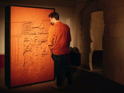 Narges Mohammadi, Er kraait geen haan naar, solo exhibition at Brutus, Rotterdam. Photo: Laura Siliquini. Courtesy of the Artist & Copperfield, London