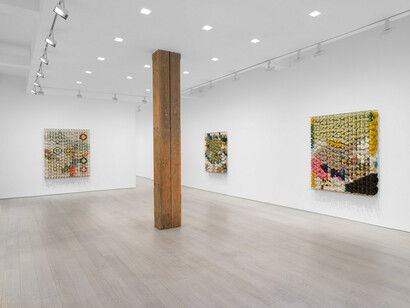 Jacob Hashimoto, exhibition view. Courtesy of Miles McEnery Gallery