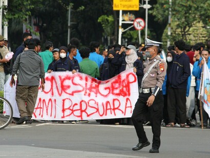 L’età avanzata di molti leader globali pone un problema di ricambio generazionale: la democrazia rischia di riflettere soprattutto interessi consolidati e non quelli emergenti