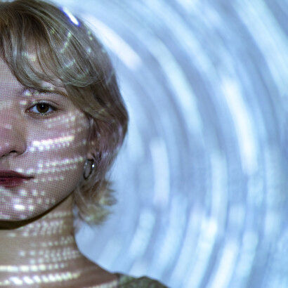 La terapia integrada se orienta así a acompañar ese proceso de reequilibrio, favoreciendo condiciones que sostengan el flujo, la adaptación y la autorregulación del sistema