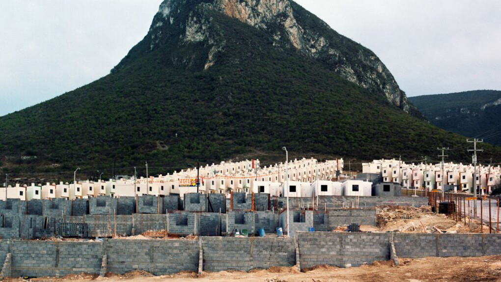 Alejandro Cartagena, Fragmented cities, Escobedo, 2005-10. Cortesía del artista © Alejandro Cartagena