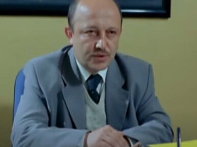 Zeki Demirkubuz's direction highlights the harsh realities of a society shaped by fatalism, identity struggles, and the consequences of social detachment