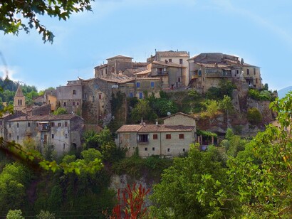 Bocchignano è una frazione panoramica di Montopoli di Sabina, arroccata su uno sperone roccioso con viste suggestive sulla valle del Tevere