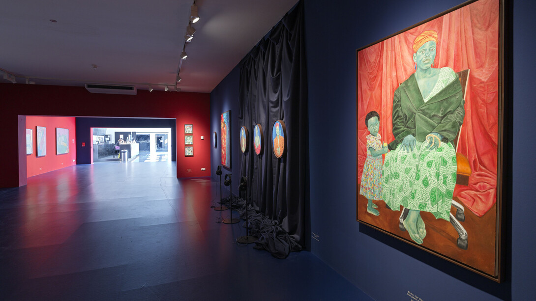 Awanle Ayiboro Hawa Ali, Fine feathers don‘t make fine birds, ausstellungsansicht. Mit freundlicher genehmigung von OK Linz