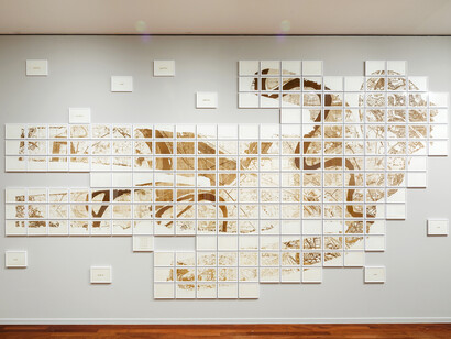 Verschiedene künstler, Thuis. Das gefühl von zuhause in der zeitgenössischen kunst, ausstellungsansicht. Mit freundlicher genehmigung des Museums Het Rembrandthuis