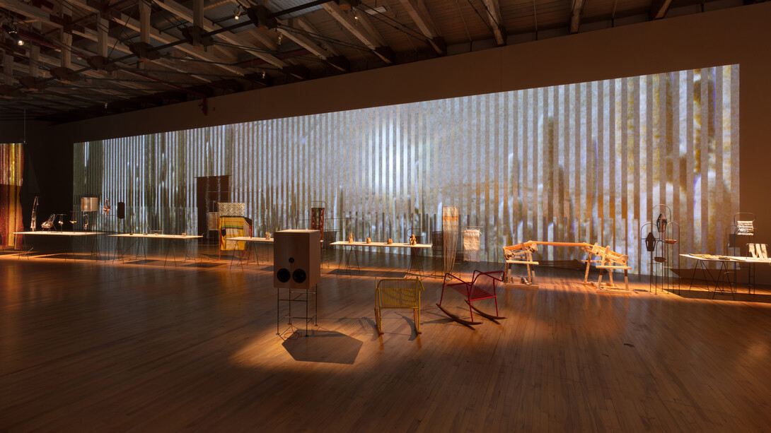 Jimena Sarno, Rhapsody (Rapsodia), vista de exhibición. Cortesía del MASS MoCA