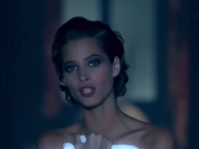 Christy Turlington in un'immagine tratta dal video della canzone "Freedom! '90" di George Michael