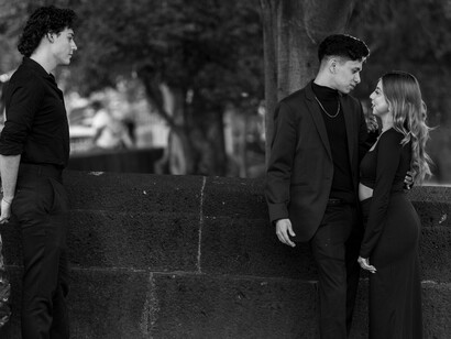 Triângulo amoroso. Nesse ínterim, Salomão consegue sair do xadrez criado pelo primo, até que fizesse parte do grupo de caça-furtiva e mergulha-se não no ramo da Economia, mas de Educação Ambiental, tendo criado o projecto Casa da Natureza, com o objectivo de ensinar às comunidades, principalmente crianças, lições de protecção ao ambiente, com especial enfoque para recursos faunísticos