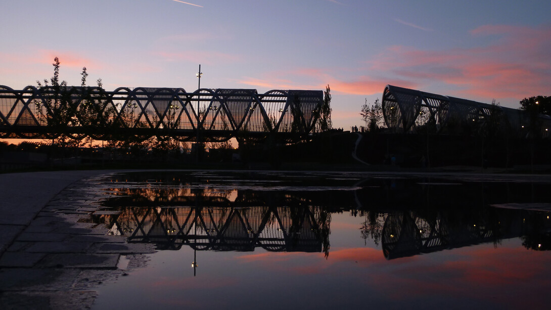Puesta de sol junto al Puente de Arganzuela de Madrid, España