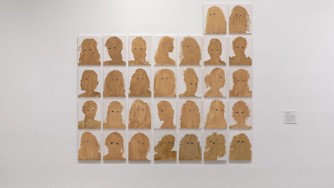 Firelei Báez, Can I pass? Introducing the paper bag to the fan test for the month of july, 2011. Cortesía del MCA Chicago