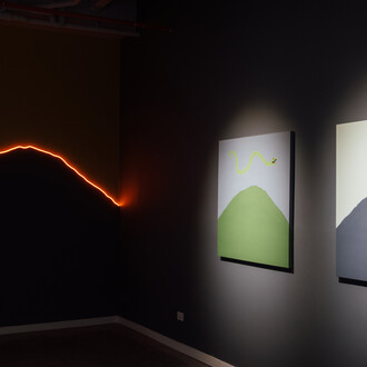 Camila Botero, Suspensión, vista de exhibición. Cortesía de Policroma