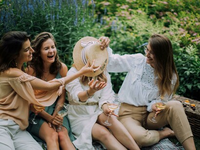 Growing up appears as a horizon just within reach, filled with promise, freedom, and imagined possibilities