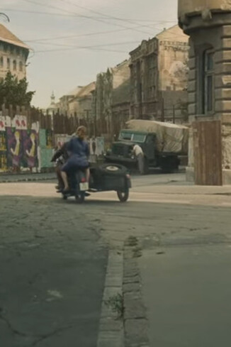 "Orphan", il nuovo film del regista ungherese, è stato presentato in concorso alla 82ª Mostra del Cinema di Venezia. Nella foto un fermoimmagine tratto dal video breve tratto dal film