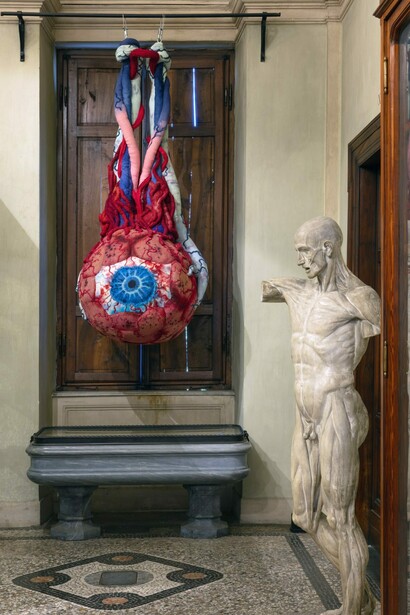 Piotr Uklański, Faux amis, veduta della mostra. Cortesia della Pinacoteca Agnelli