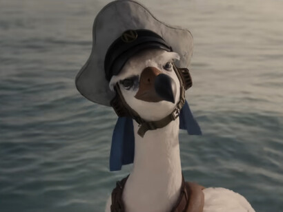 Juegan un papel clave en la propagación de la fama de los piratas, especialmente de Luffy, a quien llaman "El Quinto Emperador"