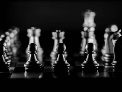 Estados Unidos busca redefinir su zona de seguridad estratégica extendiéndola desde el Ártico hasta la Antártida, en un intento por recuperar el dominio hemisférico perdido