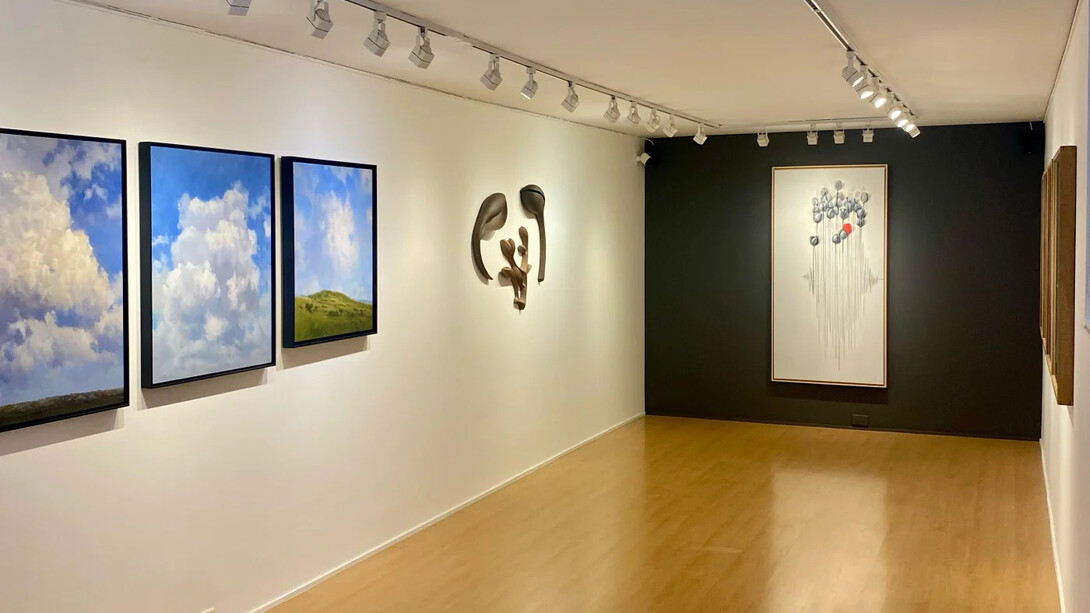 Varios artistas, The breath of time, vista de exhibición. Cortesía de Beatriz Esguerra Art