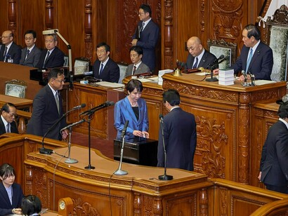 Nel pomeriggio del 21 ottobre 2025, entrambe le Camere della Dieta hanno votato per designare il Primo Ministro. Il membro del Parlamento Sanae Takaichi è stato designato come 104° Primo Ministro del Giappone, contando dal primo Primo Ministro, Hirobumi Ito