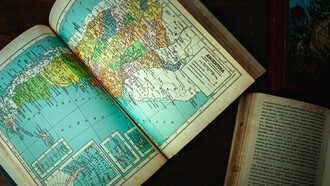 Argentina vuelve a situarse en una encrucijada histórica, debatiéndose entre la promesa de modernización y el riesgo de repetir antiguos pactos de dependencia