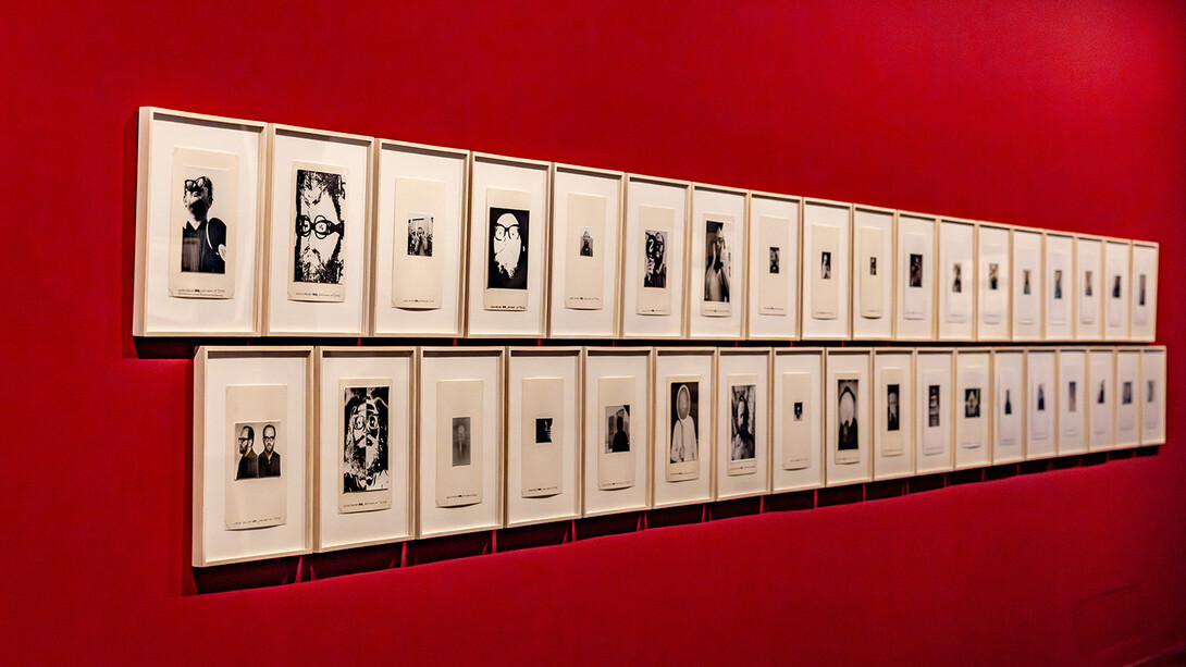 Julius Koller, U.F.O.-naut J.K., ausstellungsansicht. Mit freundlicher genehmigung des Museums der Moderne