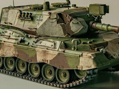 Quando o “tudo é perdido!” virou o martírio do Reich e do mundo inteiro. Deixando para traz a memória de tragédias. Onde todas as relações humanas foram brutalizadas. A Modernidade virou, essencialmente, anacrônica