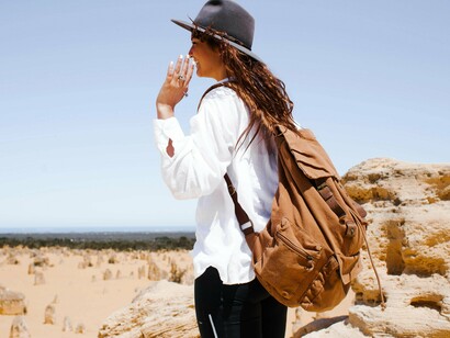 O continente australiano é famoso na imaginação popular por seus animais diferentes e perigosos. Muitas criaturas únicas vivem na região, incluindo o maior réptil do mundo, o crocodilo de água salgada, além de várias espécies de cobras venenosas, lagartos, cangurus e coala