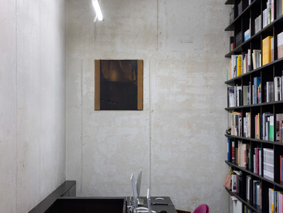 Thea Djordjadze, Back facing front, veduta della mostra. Per gentile concessione di Kaufmann Repetto