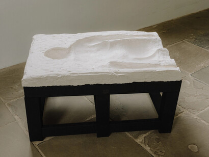 Claye Bowler, Dig me a grave, exhibition view. Courtesy of Yorkshire Sculpture Park