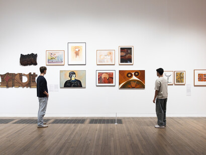 Various artists, Nigerian modernism, exhibition view. Courtesy of Tate Modern