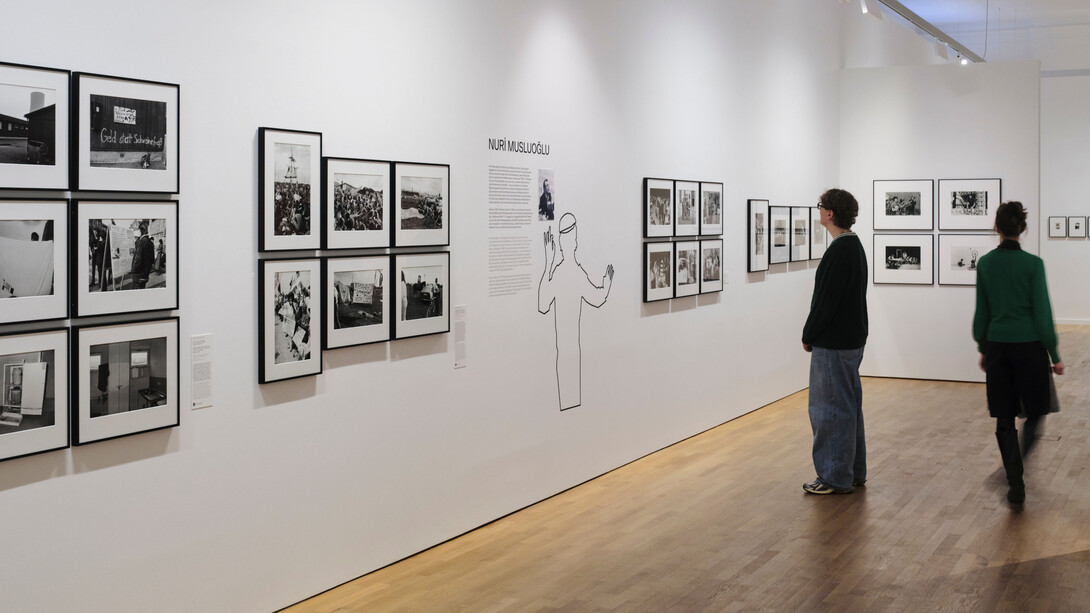 Verschiedene künstler, Früher hießen wir gastarbeiter, ausstellungsansicht. Mit freundlicher genehmigung des Museums für Kunst und Gewerbe Hamburg