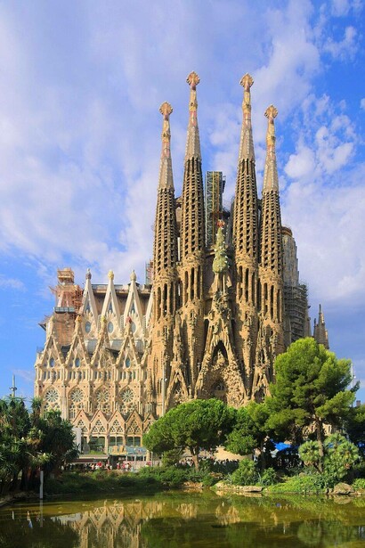 Sagrada Familia, capolavoro di Antoni Gaudí, i cui lavori di costruzione sono iniziati nel 1883