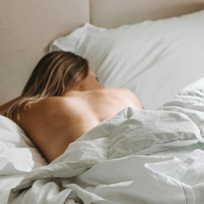 Ogni notte è un rito iniziatico: la coscienza muore al giorno per rinascere rinnovata, dopo aver percorso i sentieri invisibili dell’infinito