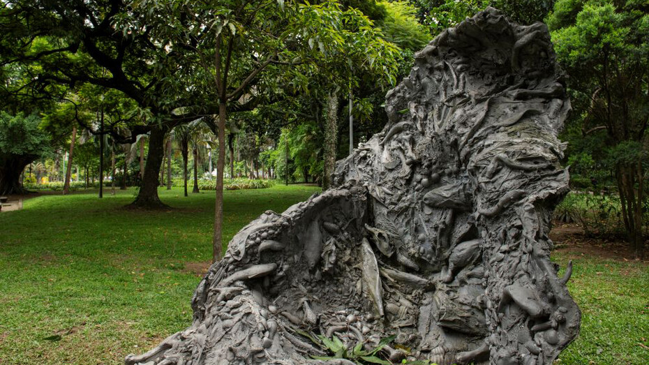 Various artists, Sculpture garden, exhibition view. Courtesy of Pinacoteca