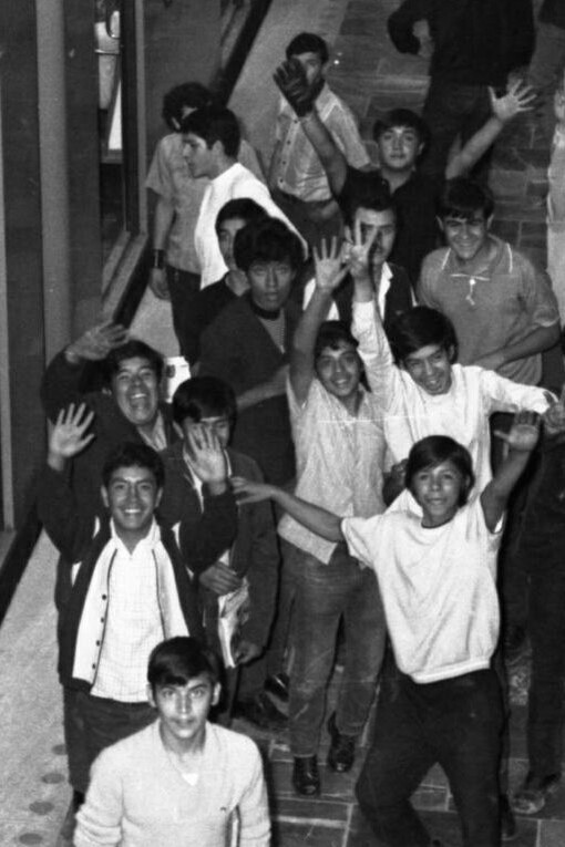 Pasajeros en la estación Chapultepec tras la inauguración del Metro de la Ciudad de México, 1969