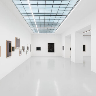 Maximilian Prüfer, Nebenlinien - 15 Jahre Naturantypie, exhibition view. Courtesy of Galerie Kandlhofer
