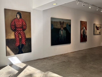 Michele Mikesell, Of watchers, tricksters and the bold, exhibition view. Courtesy of Decorazon Gallery