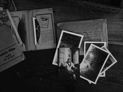 Cuando las palabras finalmente llegan al papel, la memoria encuentra una forma de cerrar aquello que la realidad ya no puede devolver