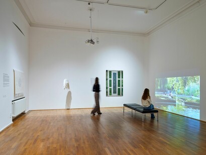 Verschiedene künstler, Künste · frauen · netzwerk – 100 jahre Gedok, ausstellungsansicht. Mit freundlicher genehmigung des Museums für Kunst und Gewerbe Hamburg