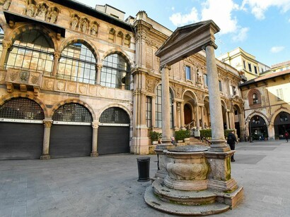 Piazza Mercanti, Milano, Italia