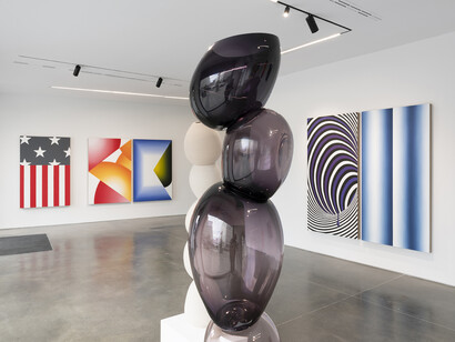 Tobias Rehberger, Muchos se avergüenzan de su cuerpo, muy pocos se avergüenzan de su mente, vista de exhibición. Cortesía de Pedro Cera