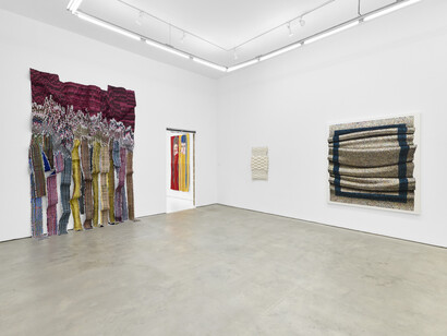 Various artists, Thread count, exhibition view. Courtesy of The Hole