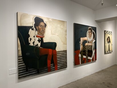 Michele Mikesell, Of watchers, tricksters and the bold, exhibition view. Courtesy of Decorazon Gallery