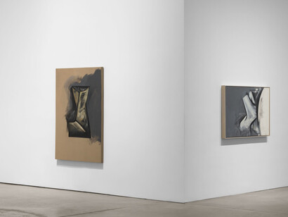 Garnets on the boulder. Jay DeFeo paintings of the 1980s, exhibition view. Courtesy of Paula Cooper Gallery